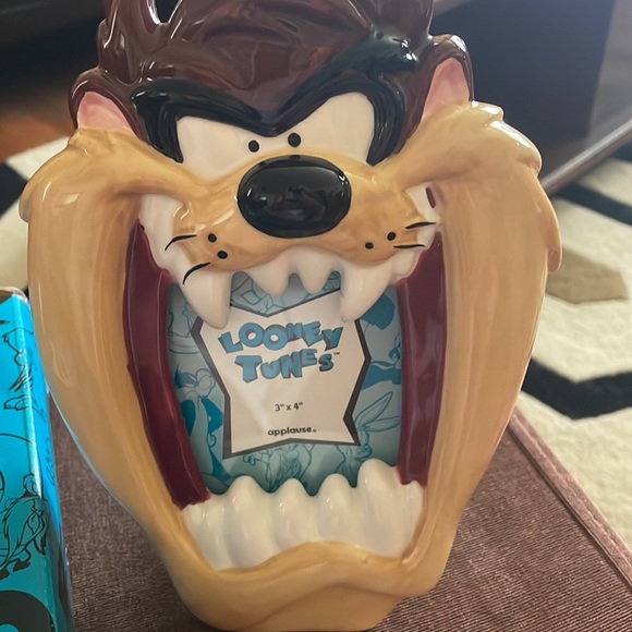 NWT Looney Tunes Tasmanian Devil 1994 3x4 Frame - Picture 4 of 9